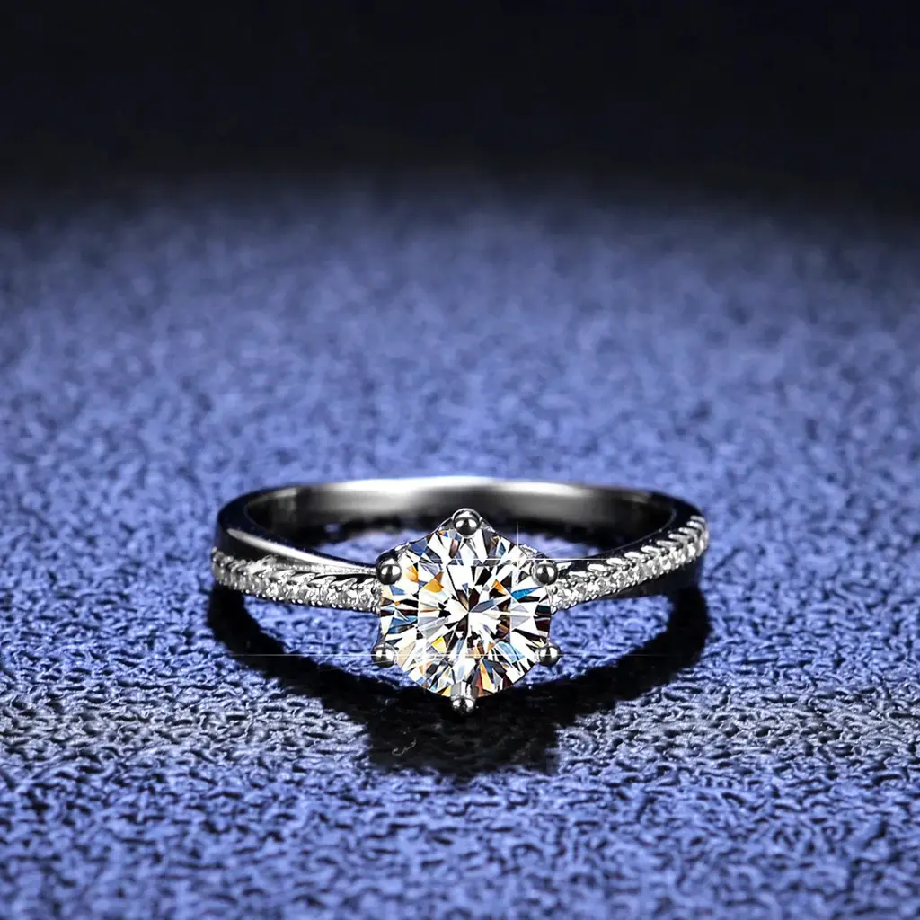 05_ct_moissanite.webp